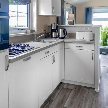 Beautiful Stacaravan In 4* Julianadorp