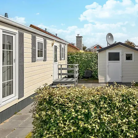 Beautiful Stacaravan In Kemping