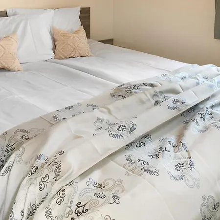 2 Bedroom Stacaravan In Campsite Julianadorp