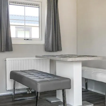 Beautiful Stacaravan In Julianadorp