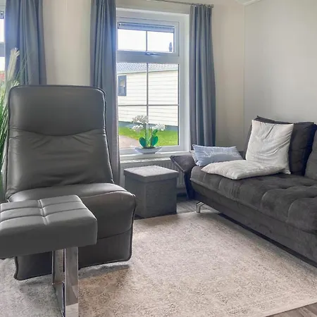 Campingplads 2 Bedroom Stacaravan In *