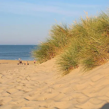 Beautiful Stacaravan In Kemping Julianadorp